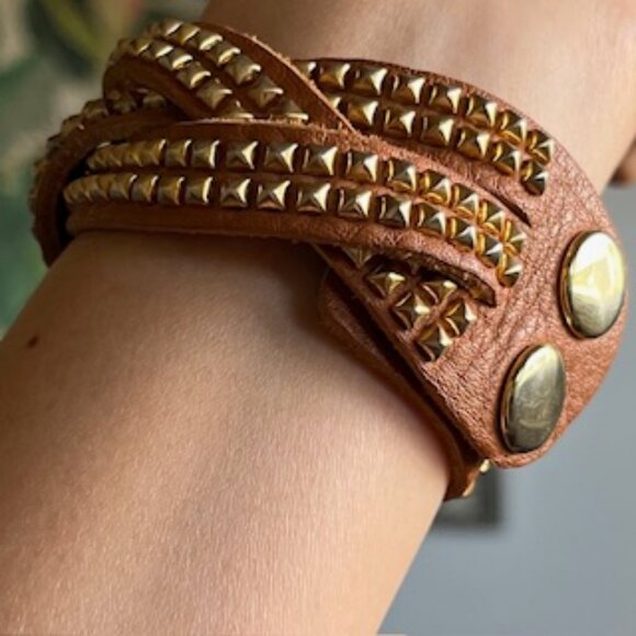 🧡3/15 Brown Faux Leather with Gold Stud Bracelet Adjustable Button Clasp - Picture 1 of 9